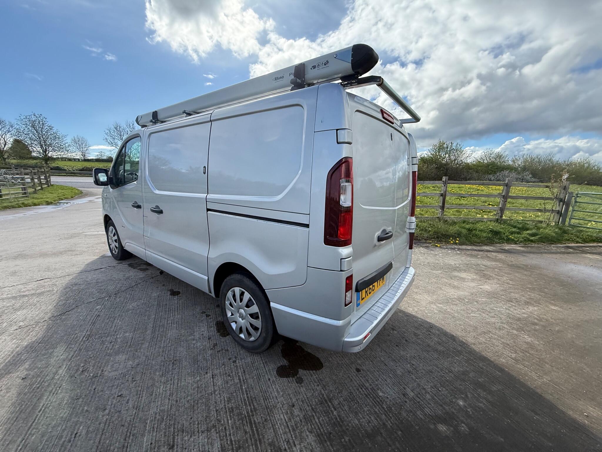 Vauxhall Vivaro 1.6 CDTi 2900 BiTurbo Sportive L1 H1 Euro 6 (s/s) 5dr — photo 64 of 98
